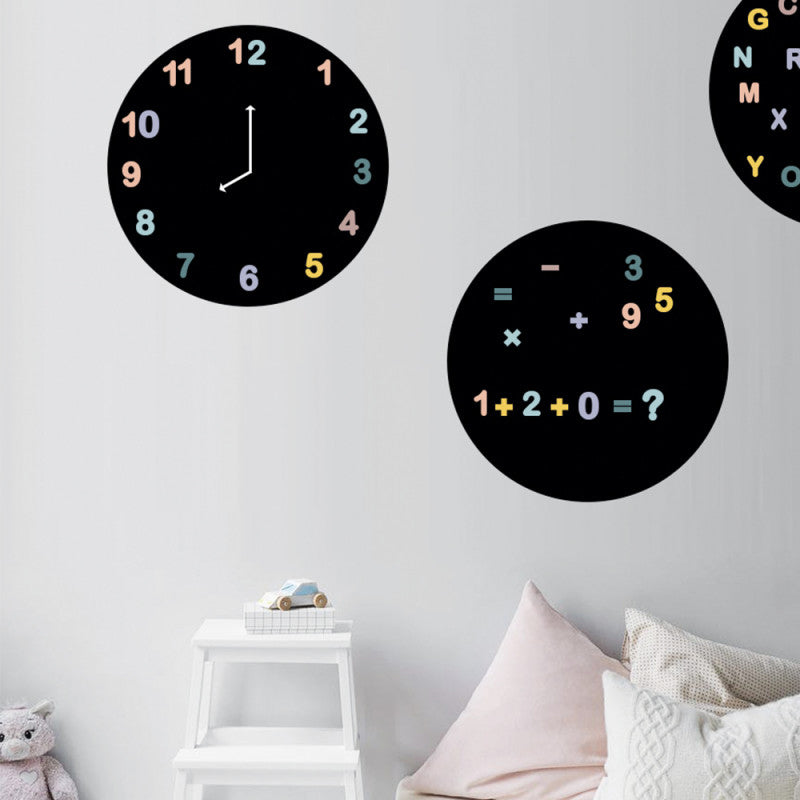 Ferflex Magnete Zahlen an einer runden Magnettafel zum Rechnen lernen und Uhr lernen