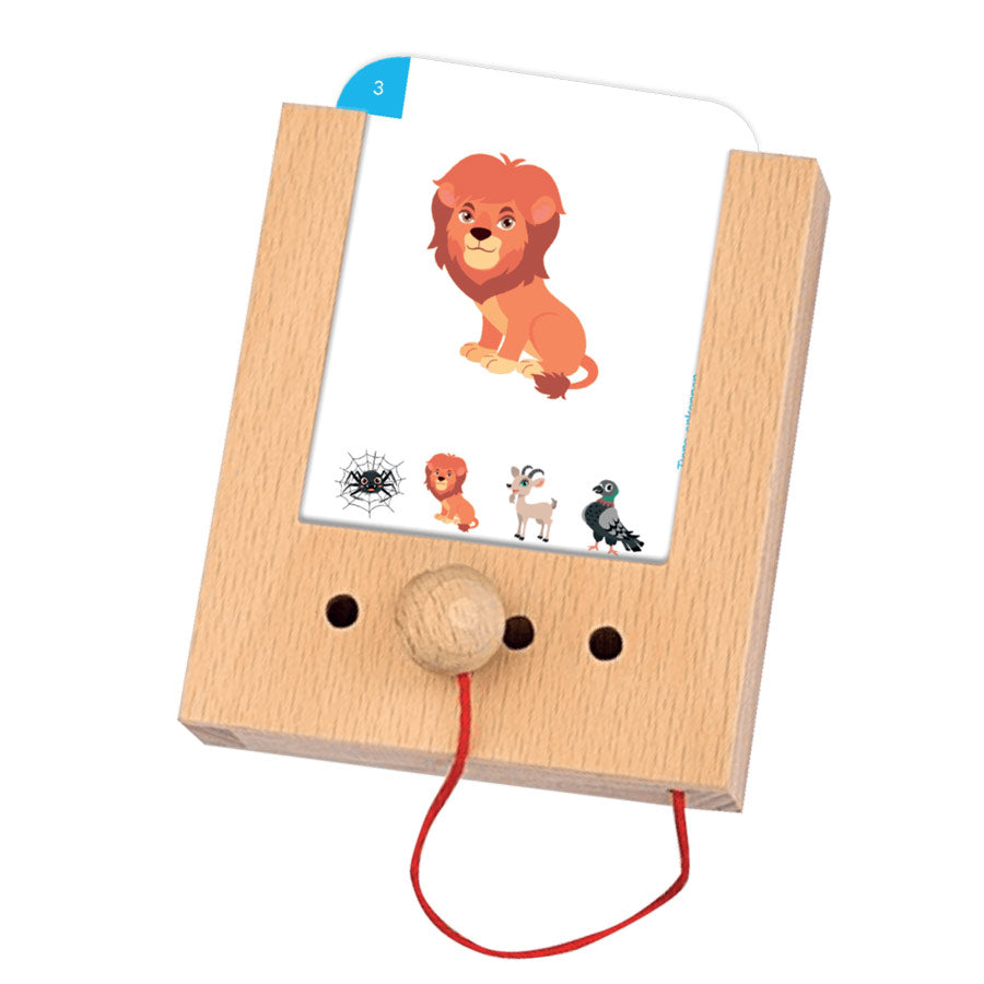 Lochkasten aus Holz mit dem Spiel Tiere zuordnen vom Kölner Lernspielverlag