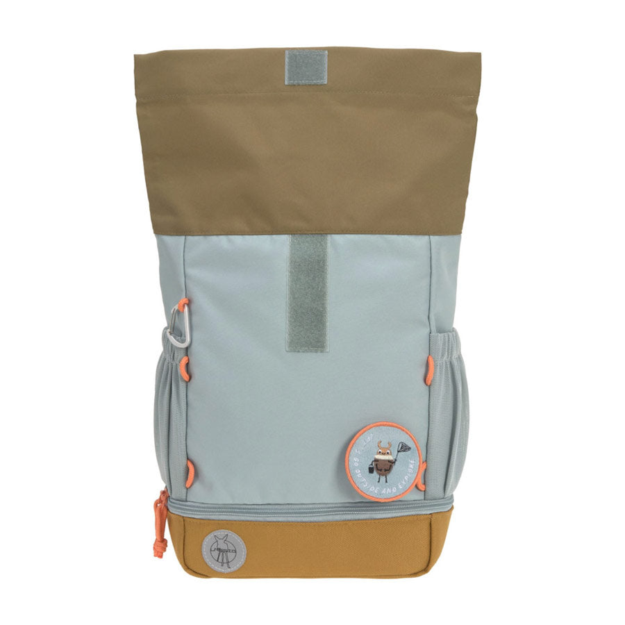 Der Rucksack hat ein Volumen von 9l und kann auf 11 l erweitert werden.