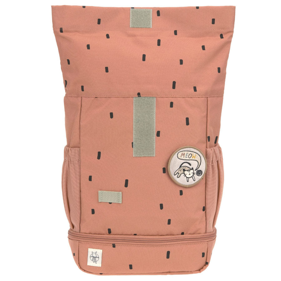 Durch den Rolltop kann der Rucksack von 9 auf 11 Liter erweitert werden.