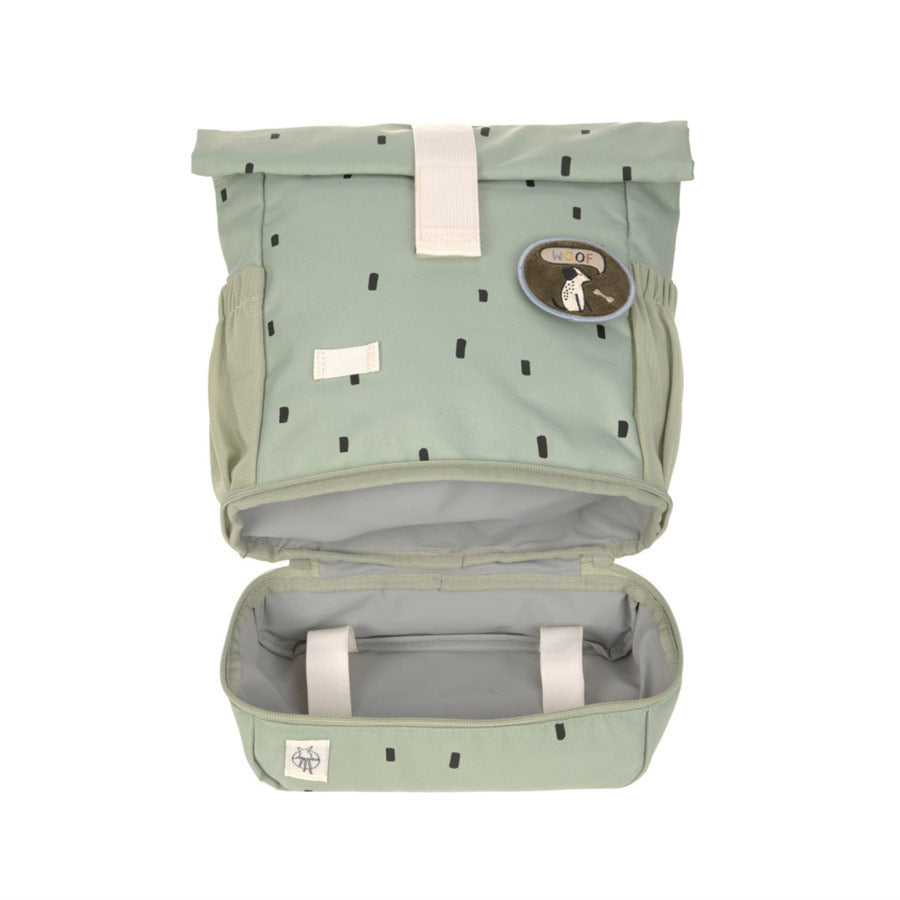 Der Rucksack hat unten ein Fach, das man separat öffnen kann für nasse Badesachen, Essen oder sonstiges.