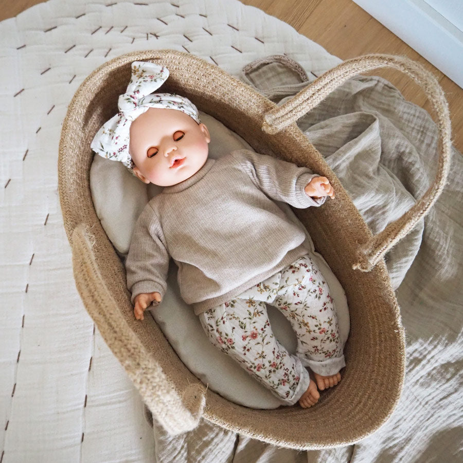 Die Puppenkleidung passt perfekt zu der Puppe Malou und Sonia.