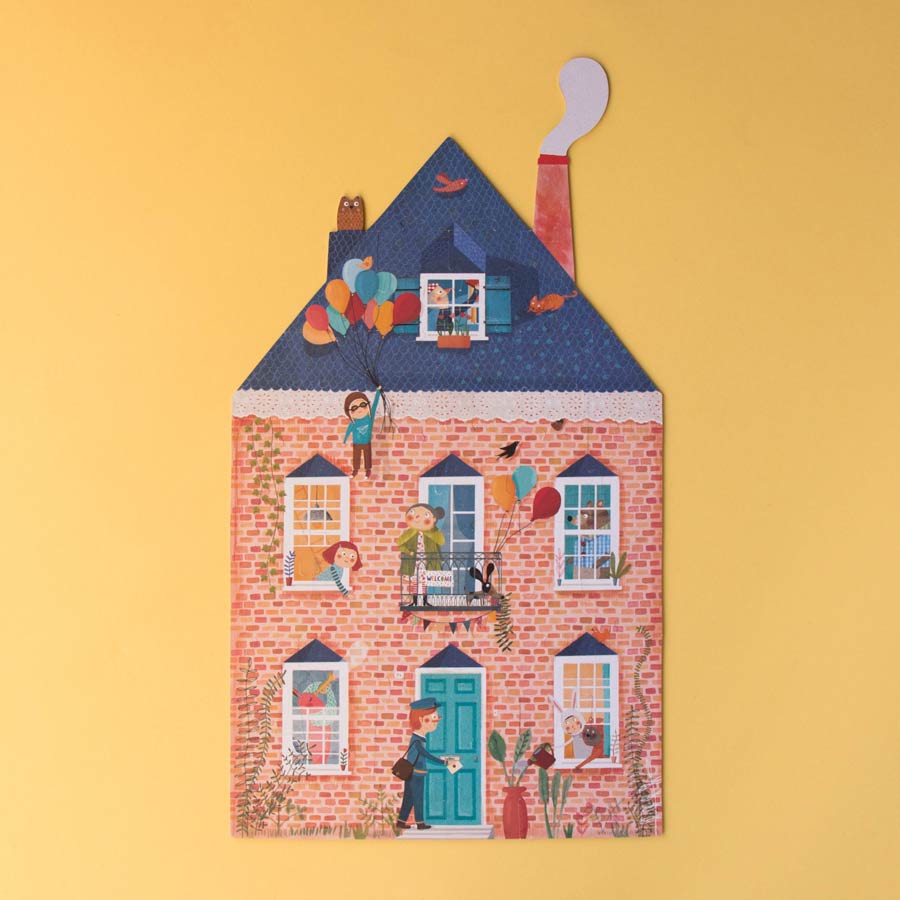 Auf der Vorderseite sieht man das Haus von Außen, auch hier gibt es viel zu entdecken für die Kinder.