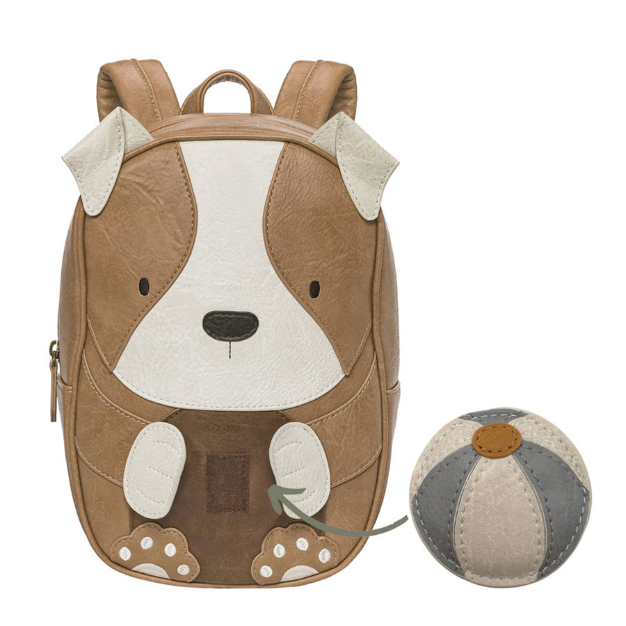 Der Ball ist mit Klett befestigt und kann ausgetauscht werden am Rucksack
