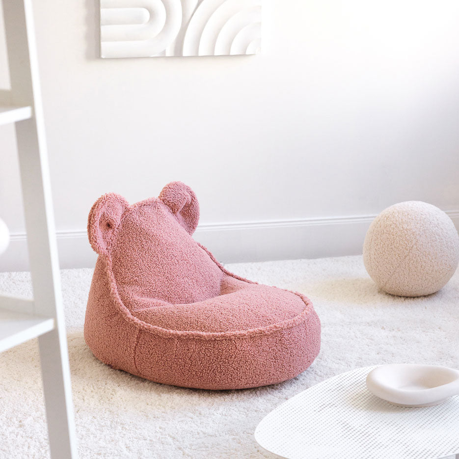 Teddy Sitzsack für Kinder von der Marke Wigiwama in der Farbe Guava