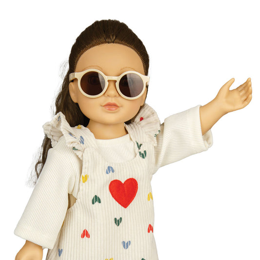 Puppe trägt das Puppenaccessoires Sonnenbrille in der Farbe beige