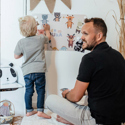 Für Stundenlagen Spielspaß an der Magnettafel sorgt das Tier-Puzzle für Kinder. 