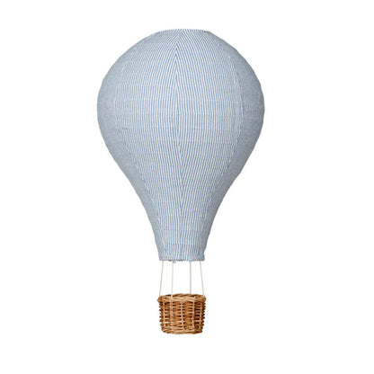 Lampenschirm von Cam Cam Copenhagen in der Farbe blau-weiß-gestreift. Perfekt für den maritimen Look. 