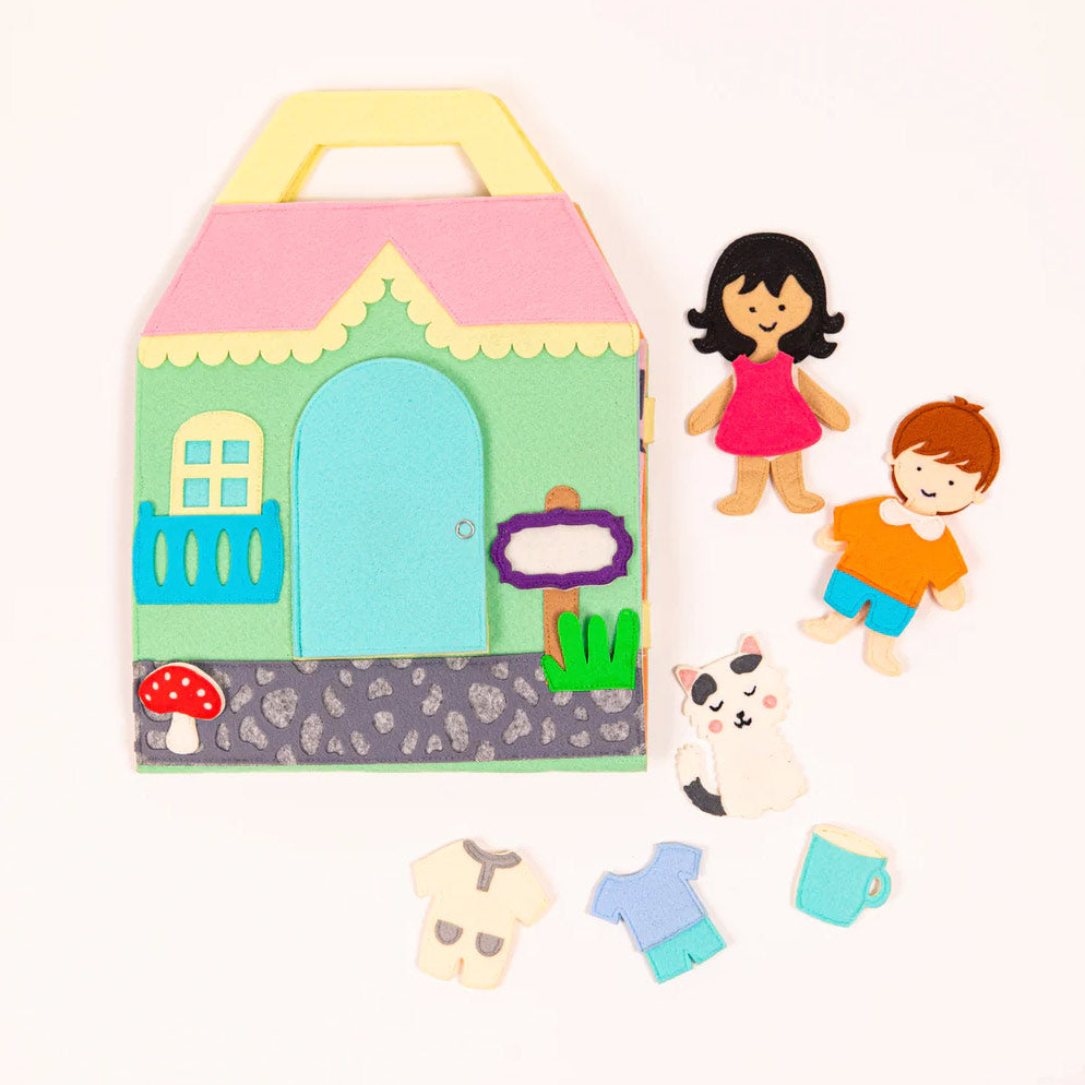 Quiet Book - Travel Buddy - Puppenhaus