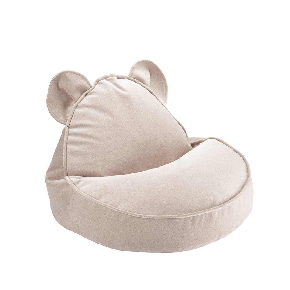 Der Sitzsack hat einen weichen Stoff und zwei Bärenohren, die den Sitzsack richtig süß machen. 