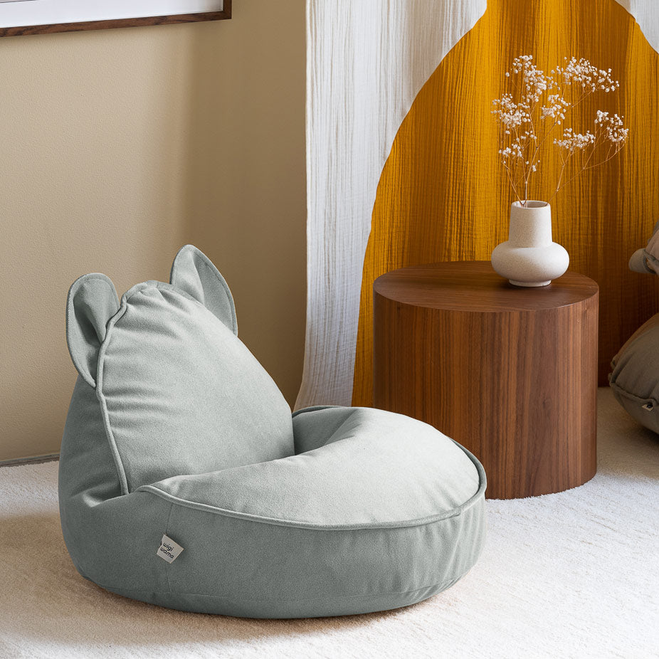 Der Kindersessel on Wigiwama in der Farbe mint ist sehr schlicht und passt somit wunderbar ins Kinderzimmer. 