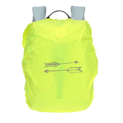 Der Wanderrucksack kommt mit einem praktischen Regenüberzug. 