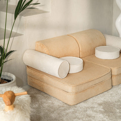 Spielsofa von Wigiwama in der Farbe beige als Cord-Variante